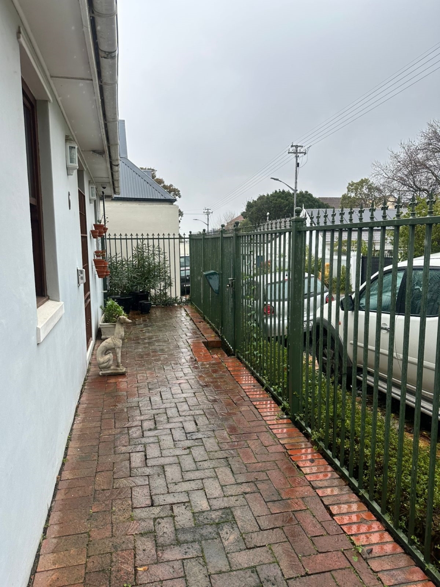 To Let 3 Bedroom Property for Rent in Wynberg Upper Western Cape